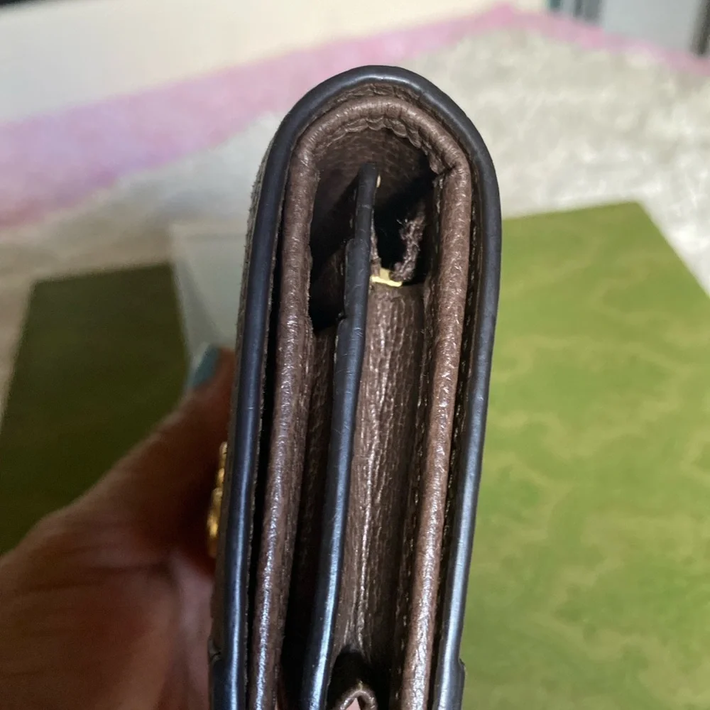 Gucci Beige and Brown Wallet with Red and Green Stripe - Picture 2 of 8